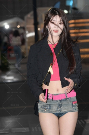 23427-30=173√性感穿搭热裤女孩《第二季》【套图➕视频】 19P