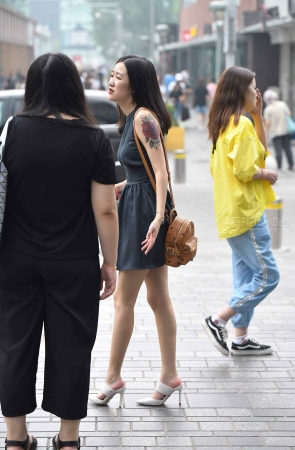 高跟靓女