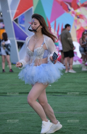 眼镜为什么掉不下来