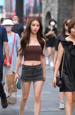 黑色热裤美腿凉高