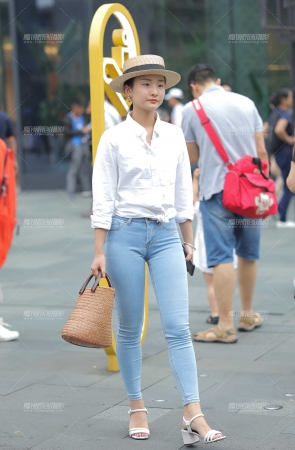 紧牛小翘臀