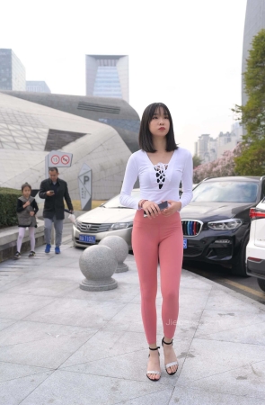 粉色瑜伽裤少女 【套图+视频】