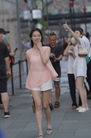 精选街拍作品 NO.1428 爱笑的美女[75P/98.4MB]