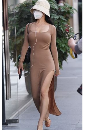 长裙美女【套图+视频】