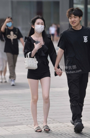 2264-26+75牛奶大白腿白嫩滑女孩 18P