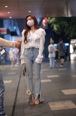 高腰牛仔裤百搭