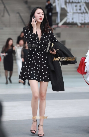 短裤，长腿，凉高