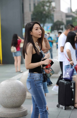 紧牛小姐姐