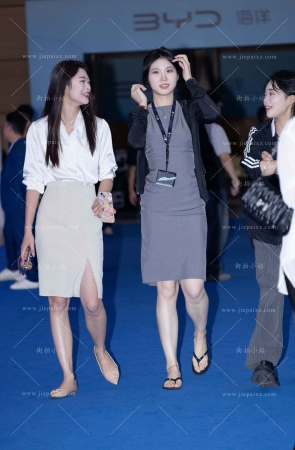 美腿的人字拖小姐姐 [18P]