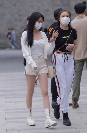 20919-5+46-街拍丝袜热裤女孩