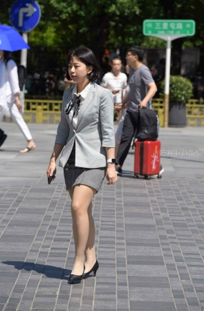 工装，肉丝高跟美眉