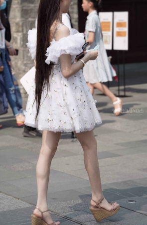 公主裙姑娘
