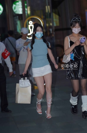 夜拍大长腿姐姐