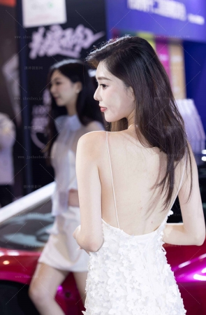 LB631-34P 苏州改装-网红车模张昕童女神，有喜欢的吗？ 10P