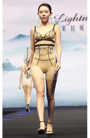 塑身美女走秀(37P)