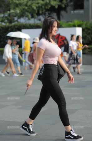 爱健身的女孩