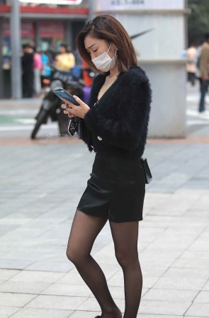 诱惑黑丝街拍包臀裙shaofu
