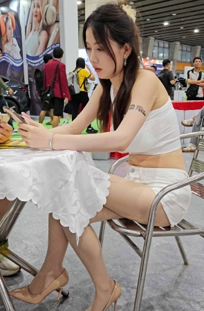 张君雅C位拍摄肉丝裸高手机4K5min