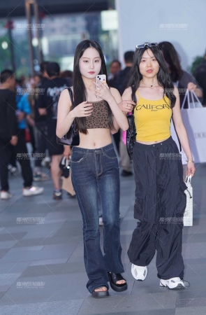 牛仔美眉