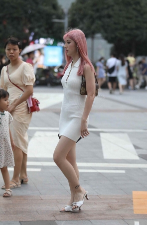 白裙美shaofu