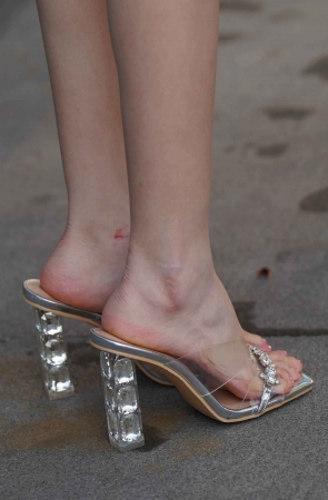 优雅身姿高挑长腿美女 【图片➕视频】