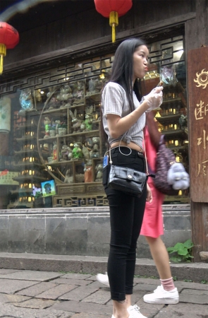 小蛮腰紧身黑裤清纯美女