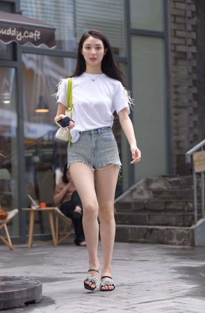 776蓝色牛仔热裤美女