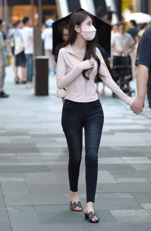 25520-13=41√紧身牛仔裤女友 10P