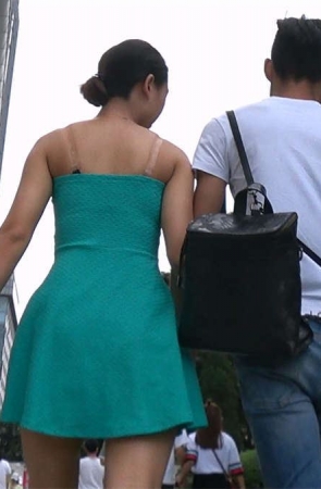 绿色连衣短裙高跟丰满身材漂亮美女