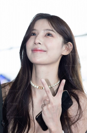 LB535-122P 成都车展-百万大网红乌迪尔的车厘子味玉足