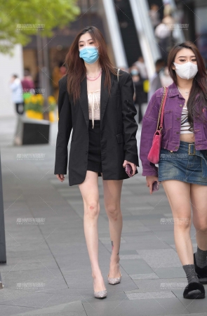 靓丽的美腿高贵美女