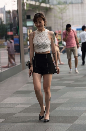 漂亮的白色镂空美女