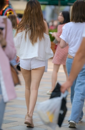 热裤大长腿