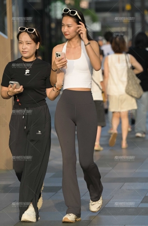 紧身美女