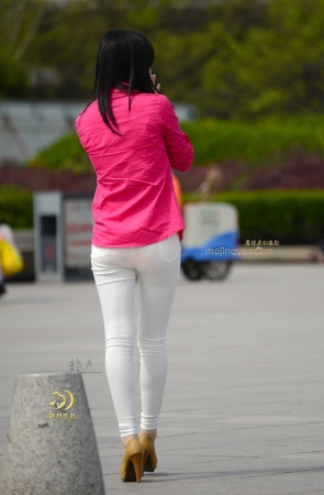 清秀的白裤小妹----（12P）