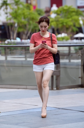 白皙的高跟大长腿美女