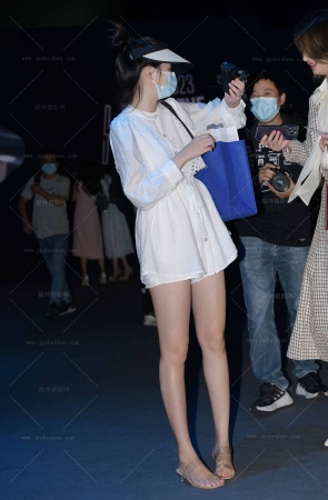 大长腿少妇240426-1-39 15P