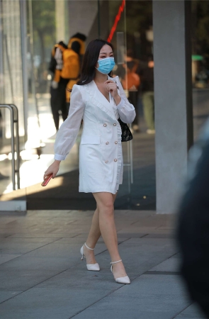 四九城嘎子街拍作品 - 白裙高跟小姐姐