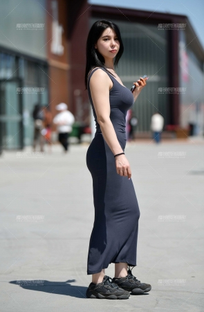 &搭讪性感长裙美女