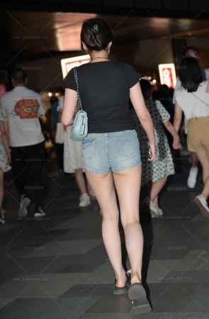 咬唇的少妇.240521-6-78 15P