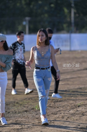 牛仔美眉