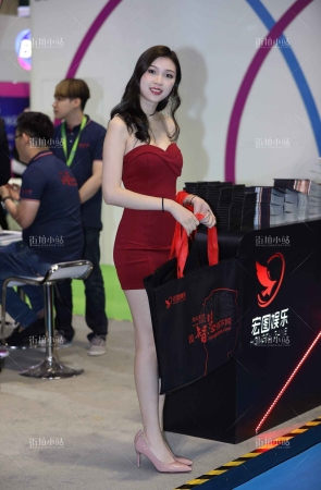 前凸后翘顶级身材美女
