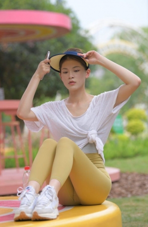 一始街拍作品  我会在雨过天晴的公园等你 [796P1V-27.1GB]