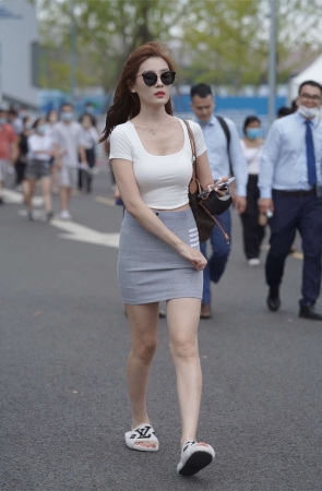 青春动人休闲风