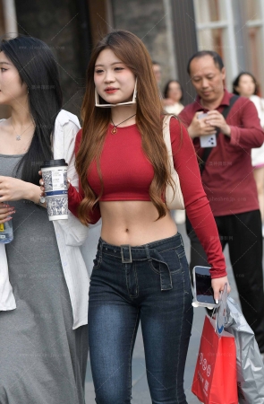 25515-20=47√好身材牛仔裤女孩 10P