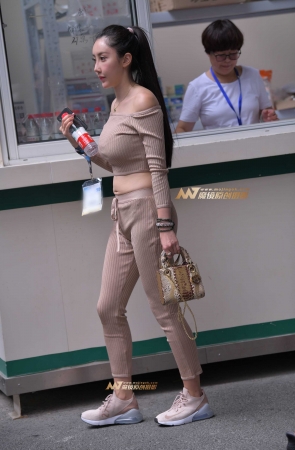 优雅气质少妇