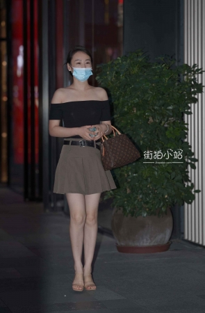 夜拍JK短裙美腿美姐