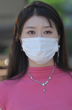 迷人肉丝大长腿