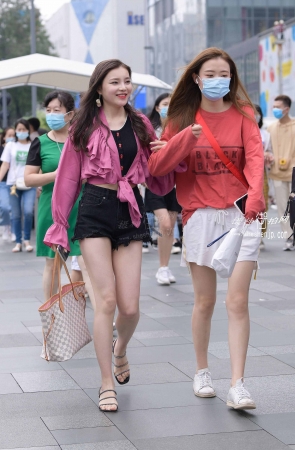 20817-5+69/甜美的热裤美女 6P