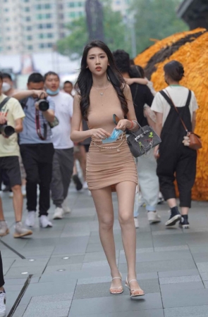 精选街拍作品 NO.1062 性感褶皱背心包臀甜辣连衣裙女[190P/277MB]